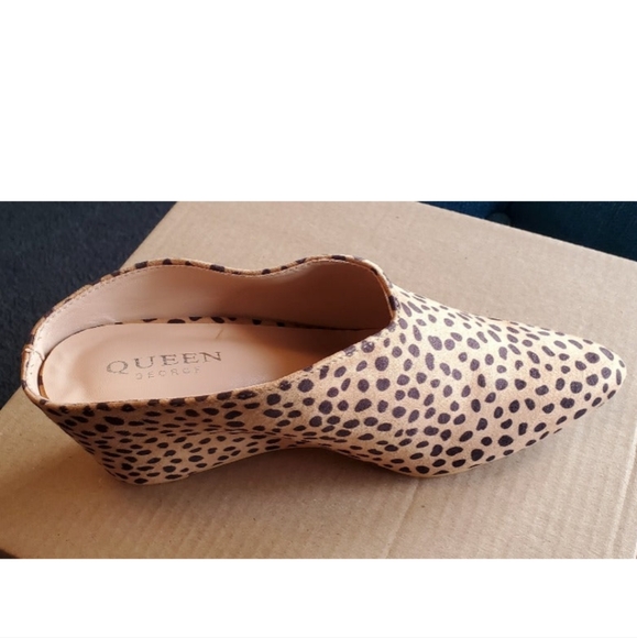 😎AWESOME DEAL😎 Leopard Slip On Wedges - Picture 9 of 12